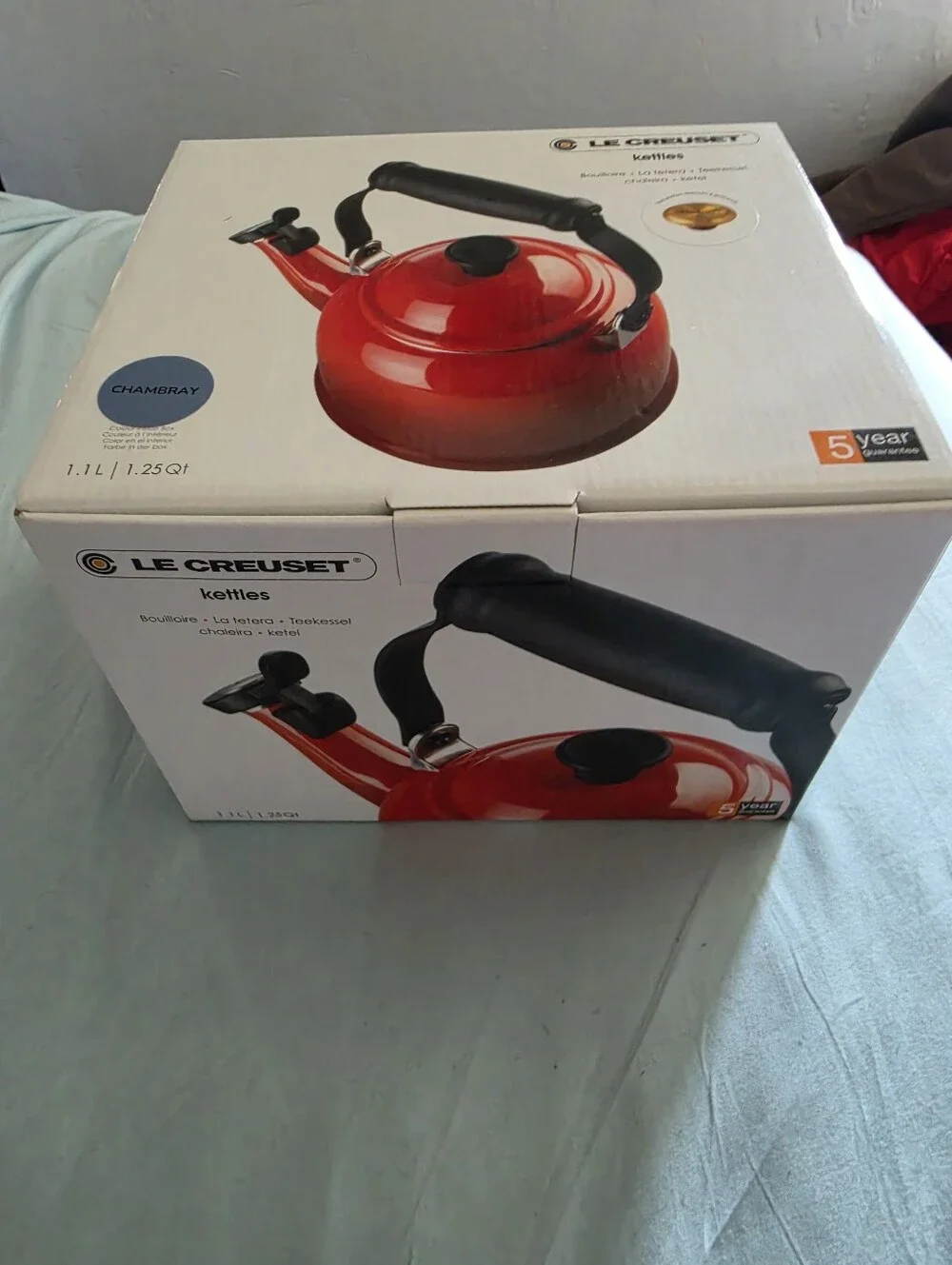 Le Creuset FIRE! NIB! 1.25QT(1.1L) Demi Kettle w/Gold Knob in Chambray. R2S!